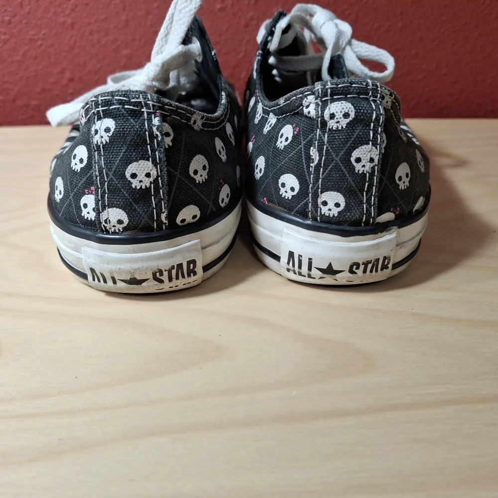 Converse Allstars Lo Top Sneakers Black w/ Mini White Skulls Women 7 - Picture 6 of 12
